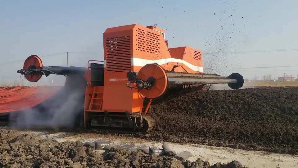 TAGRM compost turner M6300 nga adunay roller